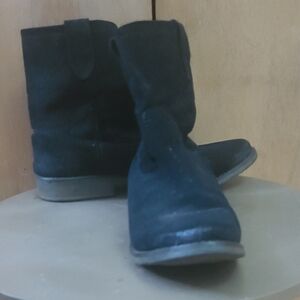 Zigi Soho "Cannoli" Boot in Black Suede, Size 8